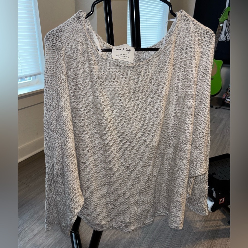 Sadie & Sage Cream and Gray Knit Sweater Size Large